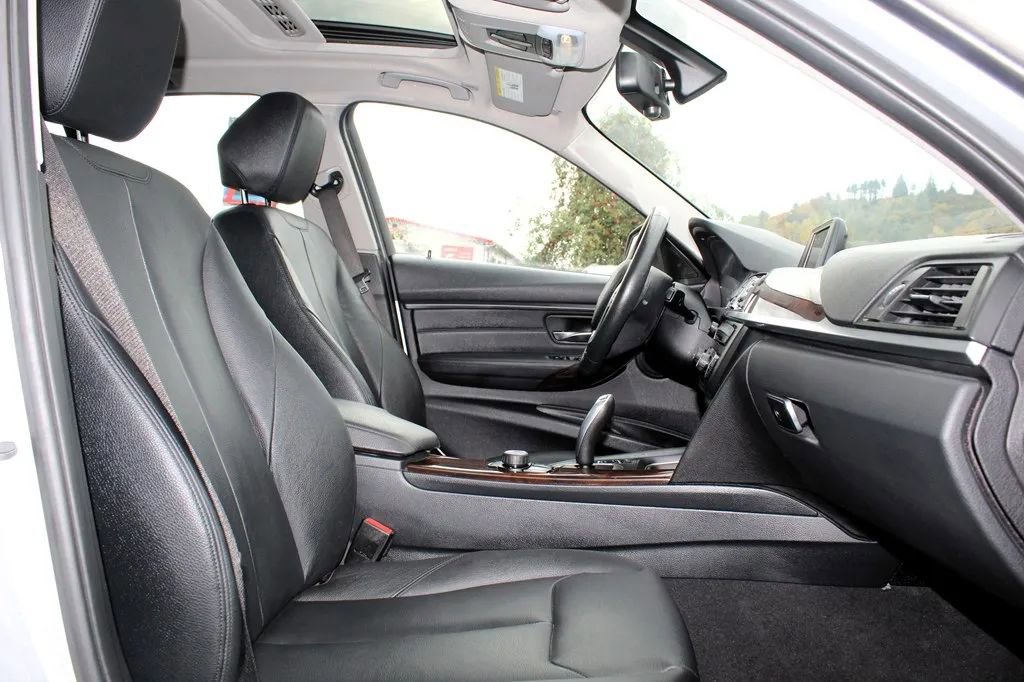 Used 2014 BMW 328i xDrive Sedan AWD/4WD image 19