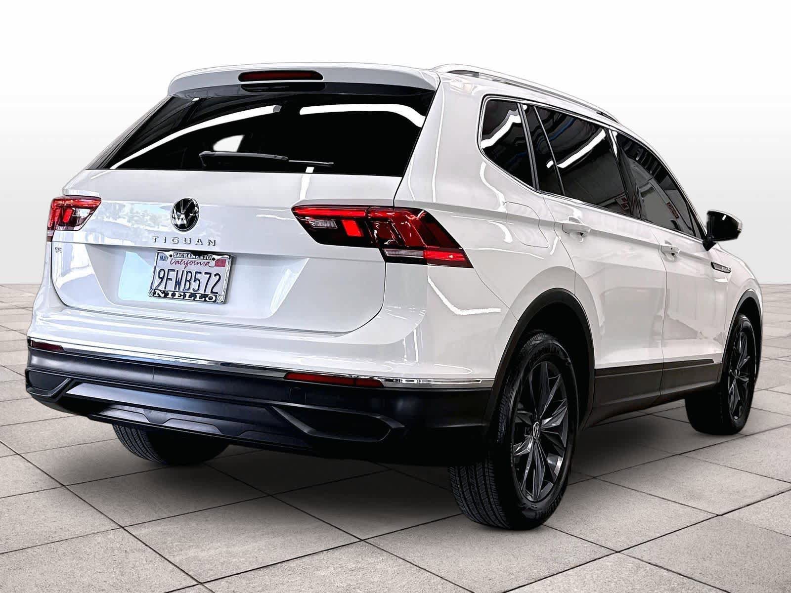 Used 2023 Volkswagen Tiguan SE FWD image 9