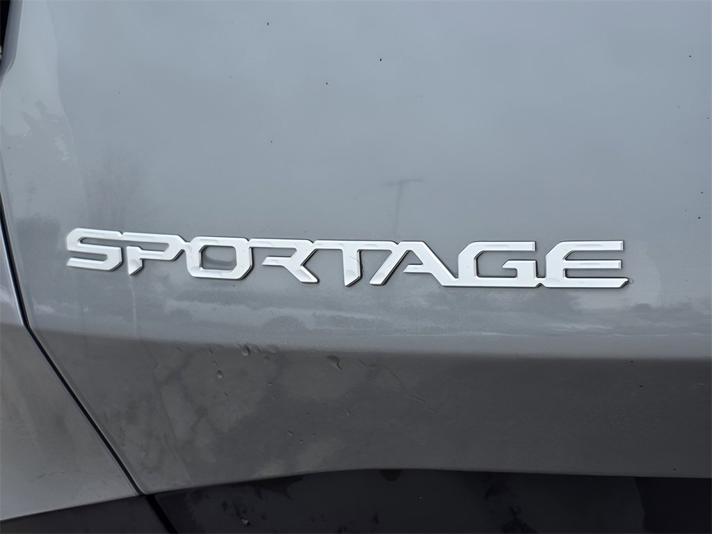 Used 2024 Kia Sportage LX image 13