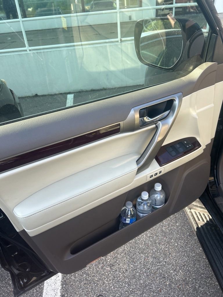 Used 2018 Lexus GX 460 Premium w/ Premium Package AWD/4WD image 4