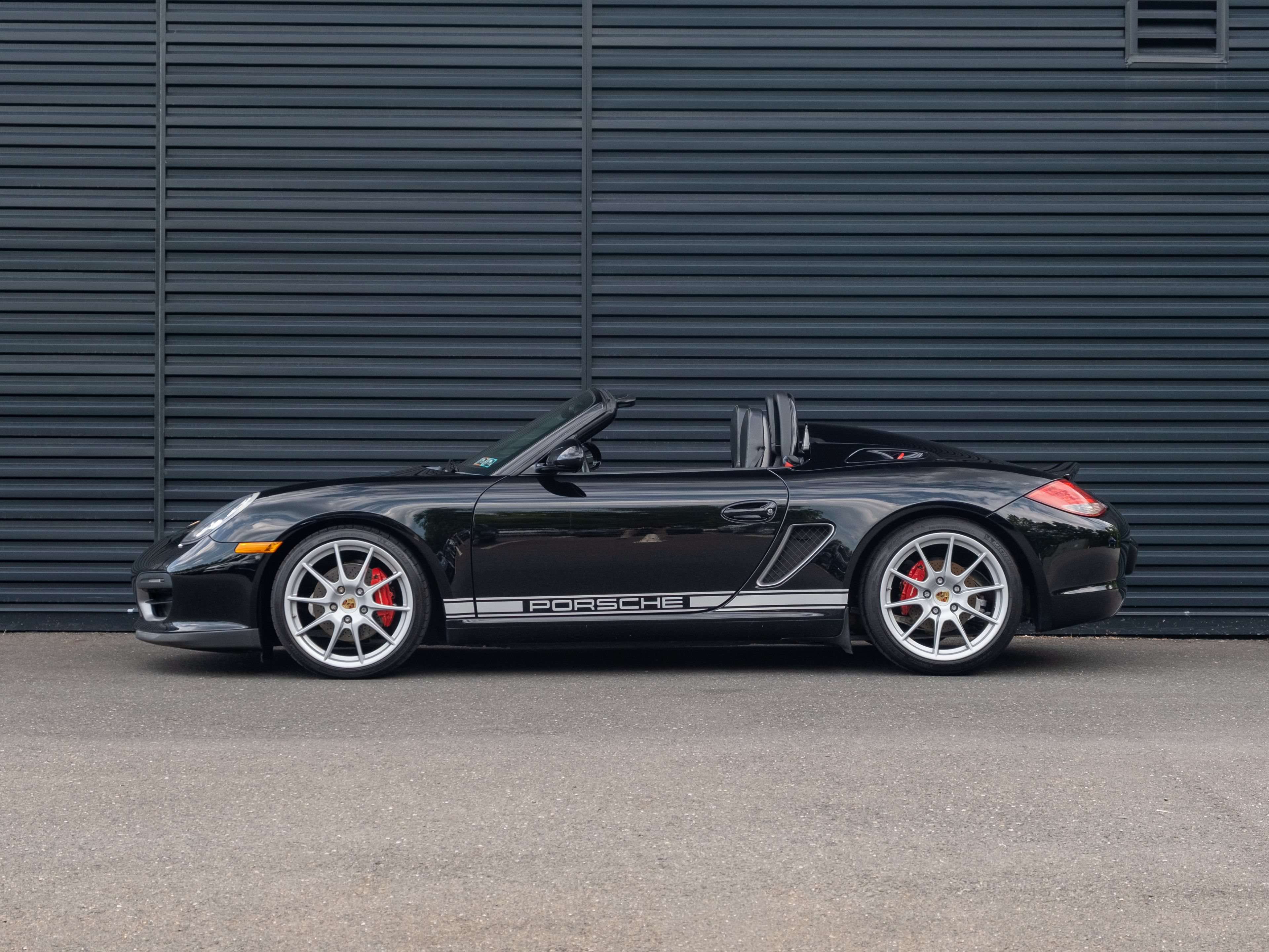 Used 2011 Porsche Boxster Spyder RWD image 2