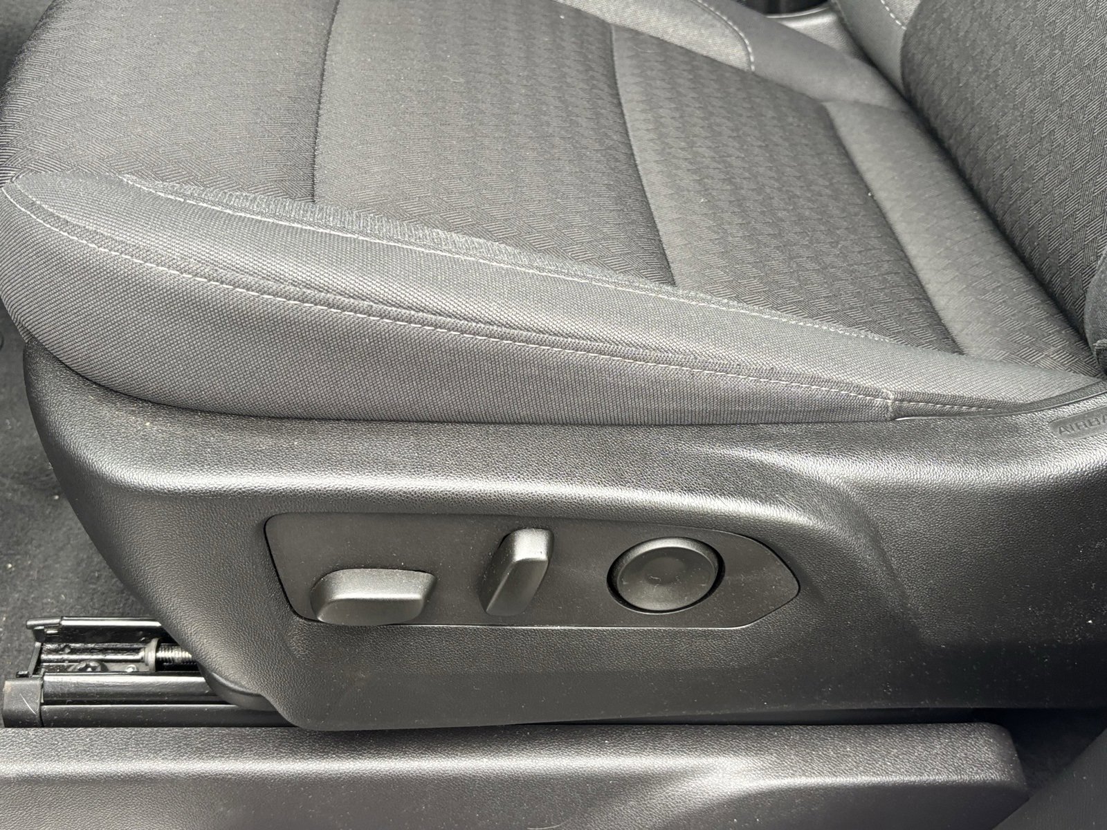 Used 2025 Chevrolet Silverado 1500 LT image 20