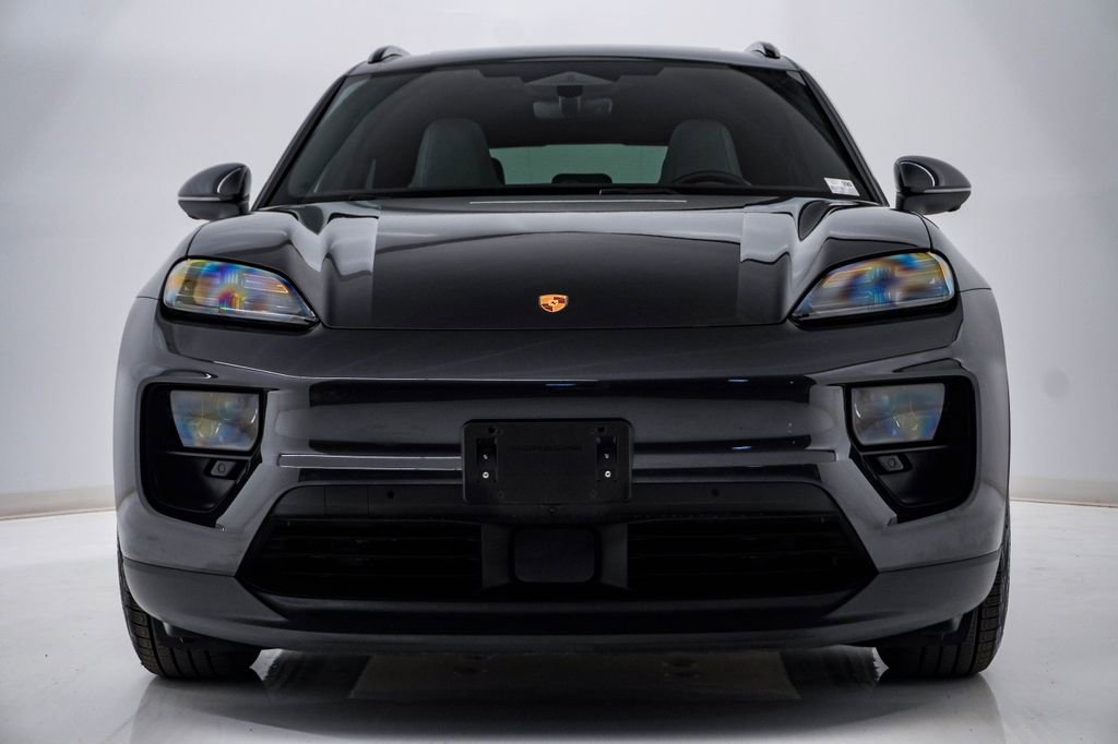 Certified 2025 Porsche Macan 4S Electric AWD/4WD image 6