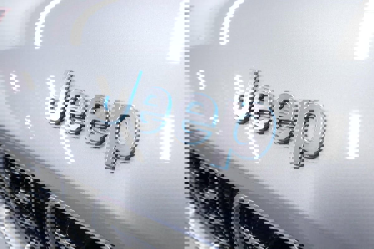 Used 2022 Jeep Grand Cherokee Summit w/ Advanced Protech Group IV image 33