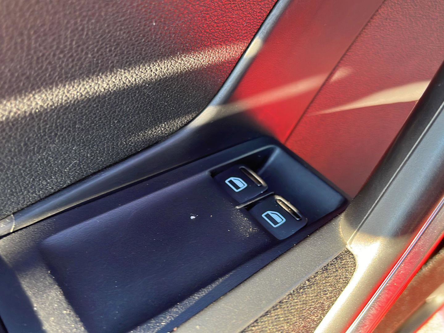 Used 2014 Volkswagen Beetle 2.5 image 12