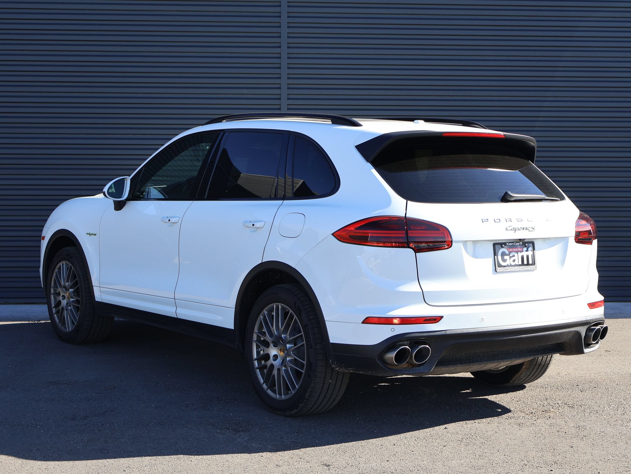 Used 2016 Porsche Cayenne S AWD/4WD image 3