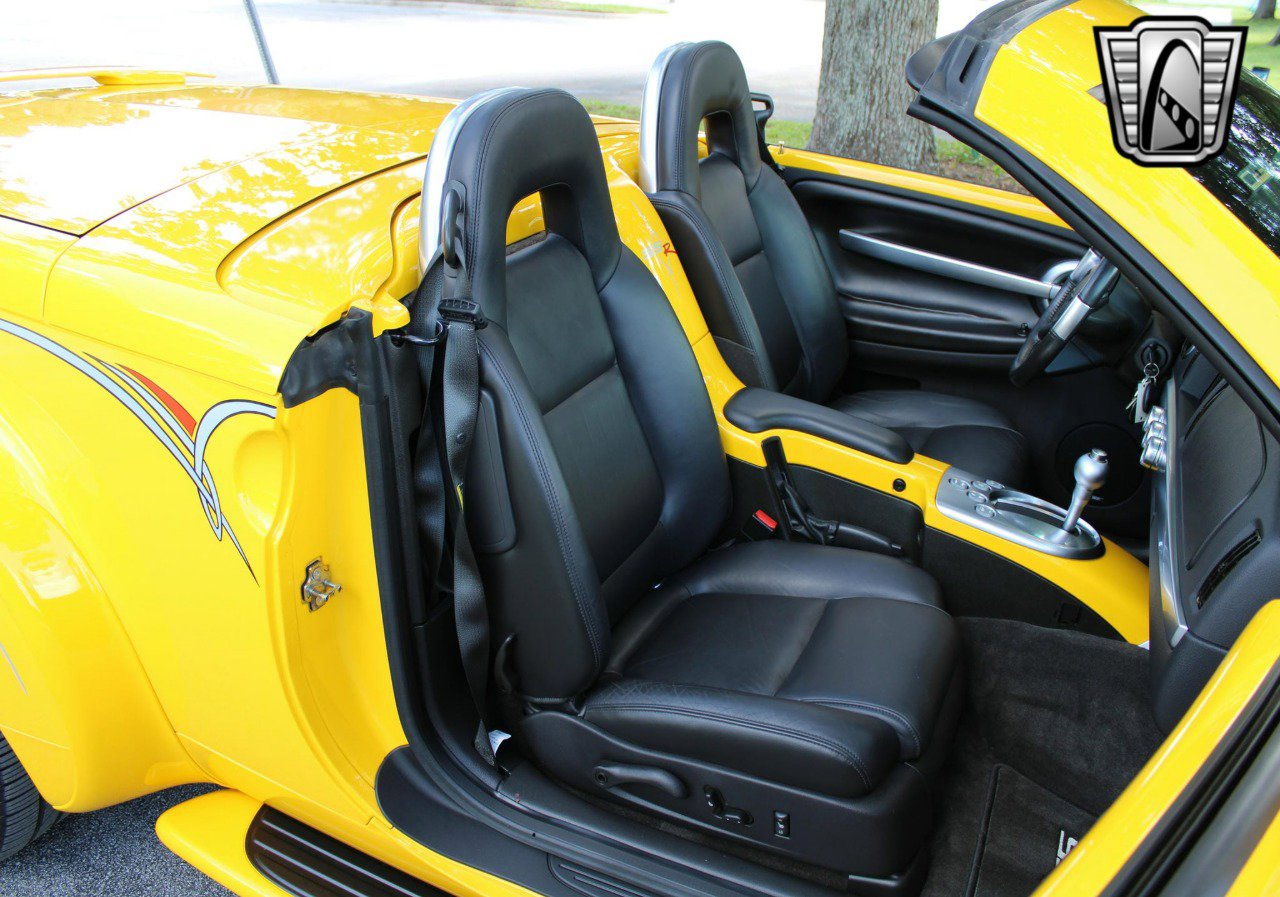 Used 2005 Chevrolet SSR w/ Preferred Equipment Group image 25