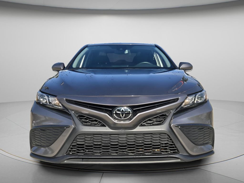 Used 2024 Toyota Camry SE w/ Convenience Package FWD image 4