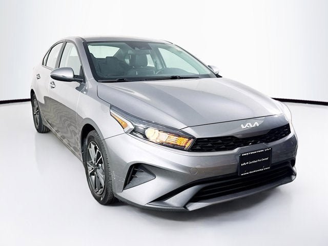 Used 2023 Kia Forte LXS w/ LXS Technology Package FWD image 3