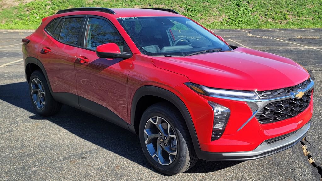 New 2026 Chevrolet Trax LT image 2