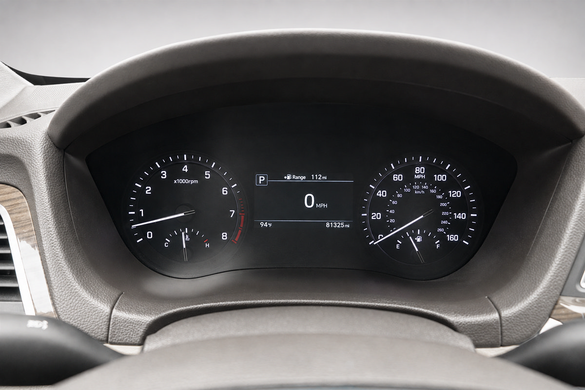 Used 2018 Genesis G80 3.8 RWD image 29