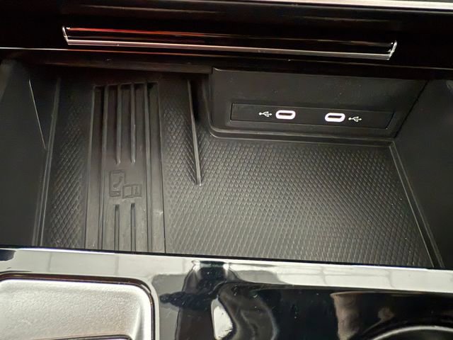 Used 2025 Volkswagen Atlas SE FWD image 19