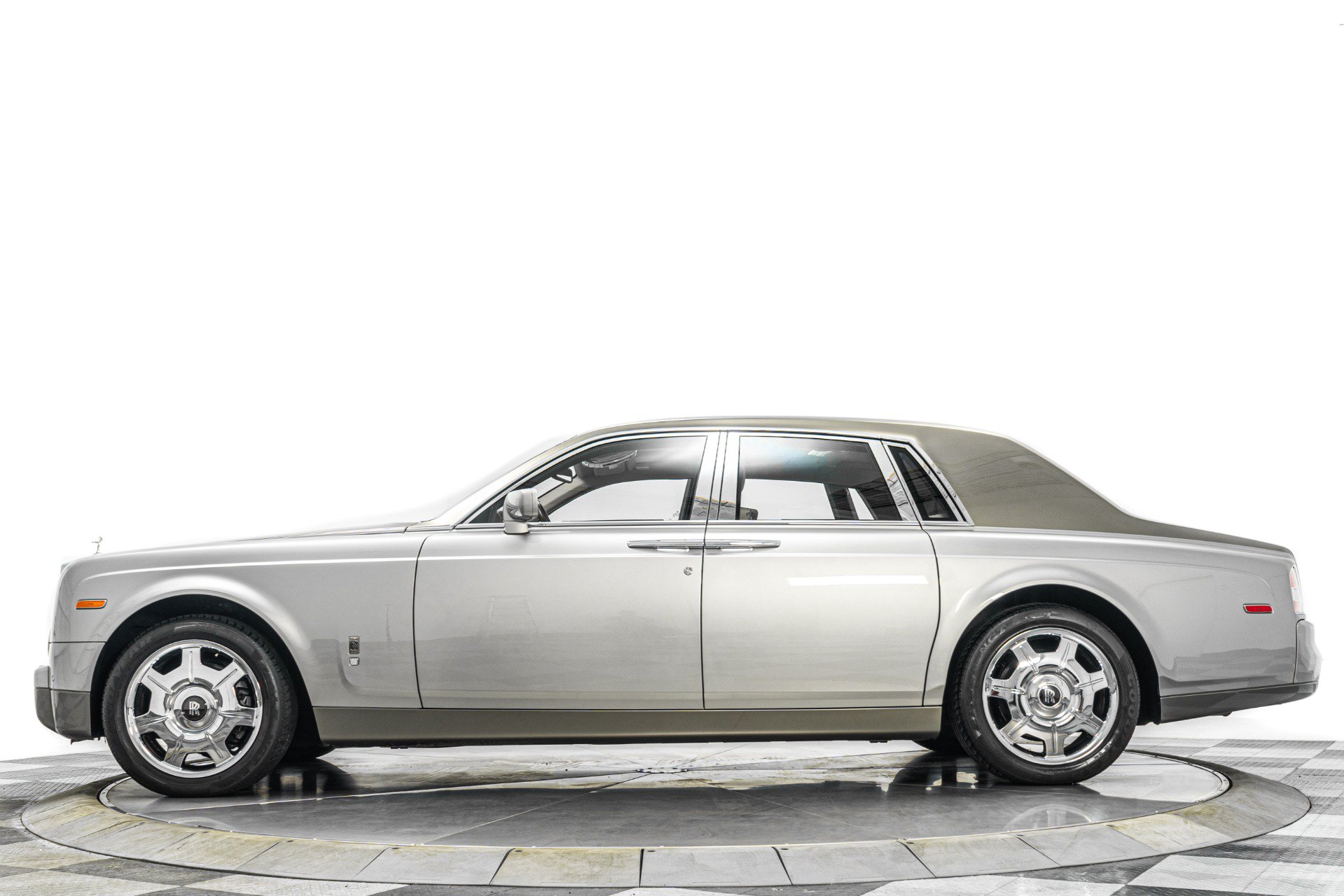 Used 2007 Rolls-Royce Phantom Sedan RWD image 6