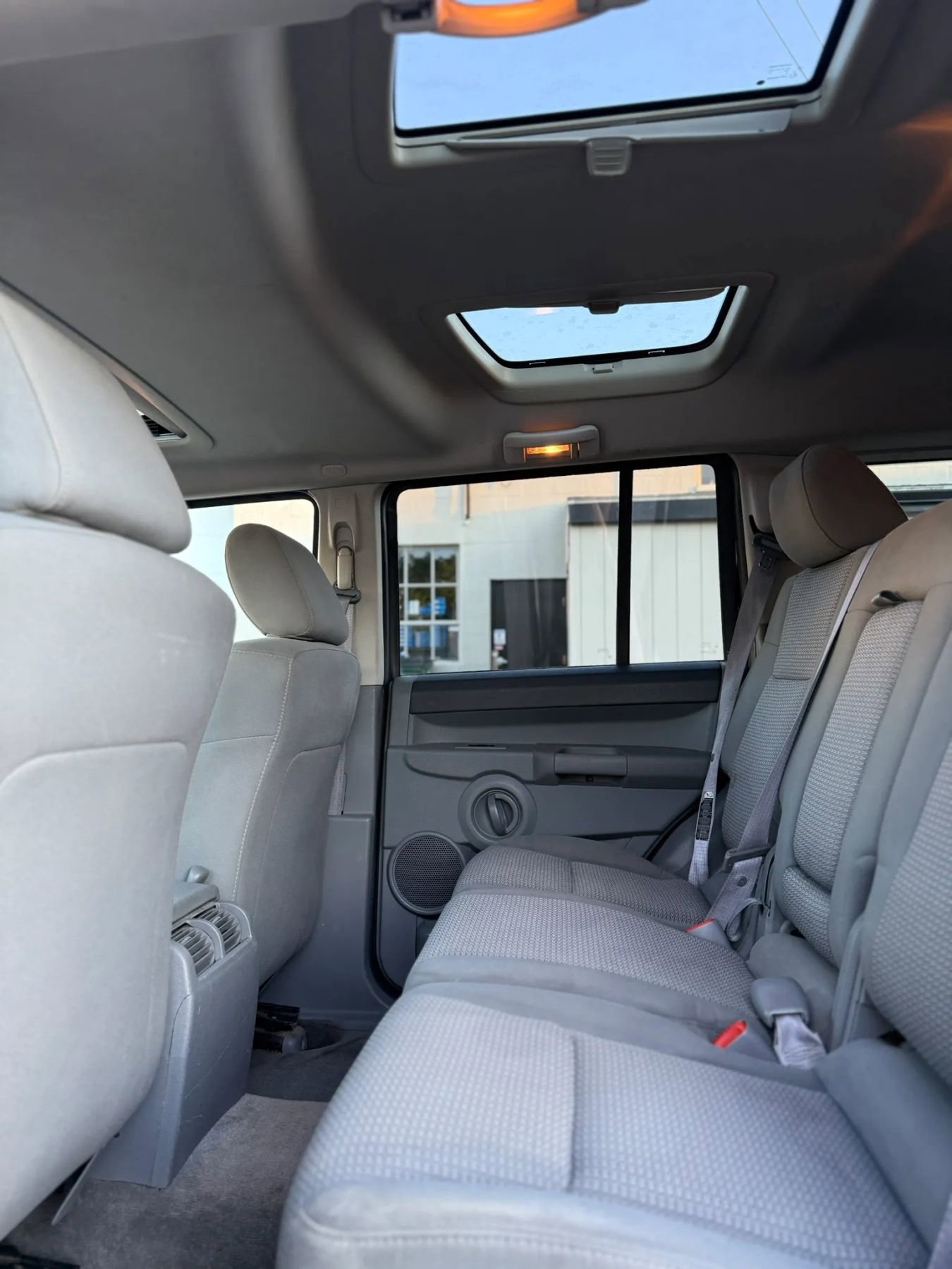 Used 2007 Jeep Commander Sport AWD/4WD image 17