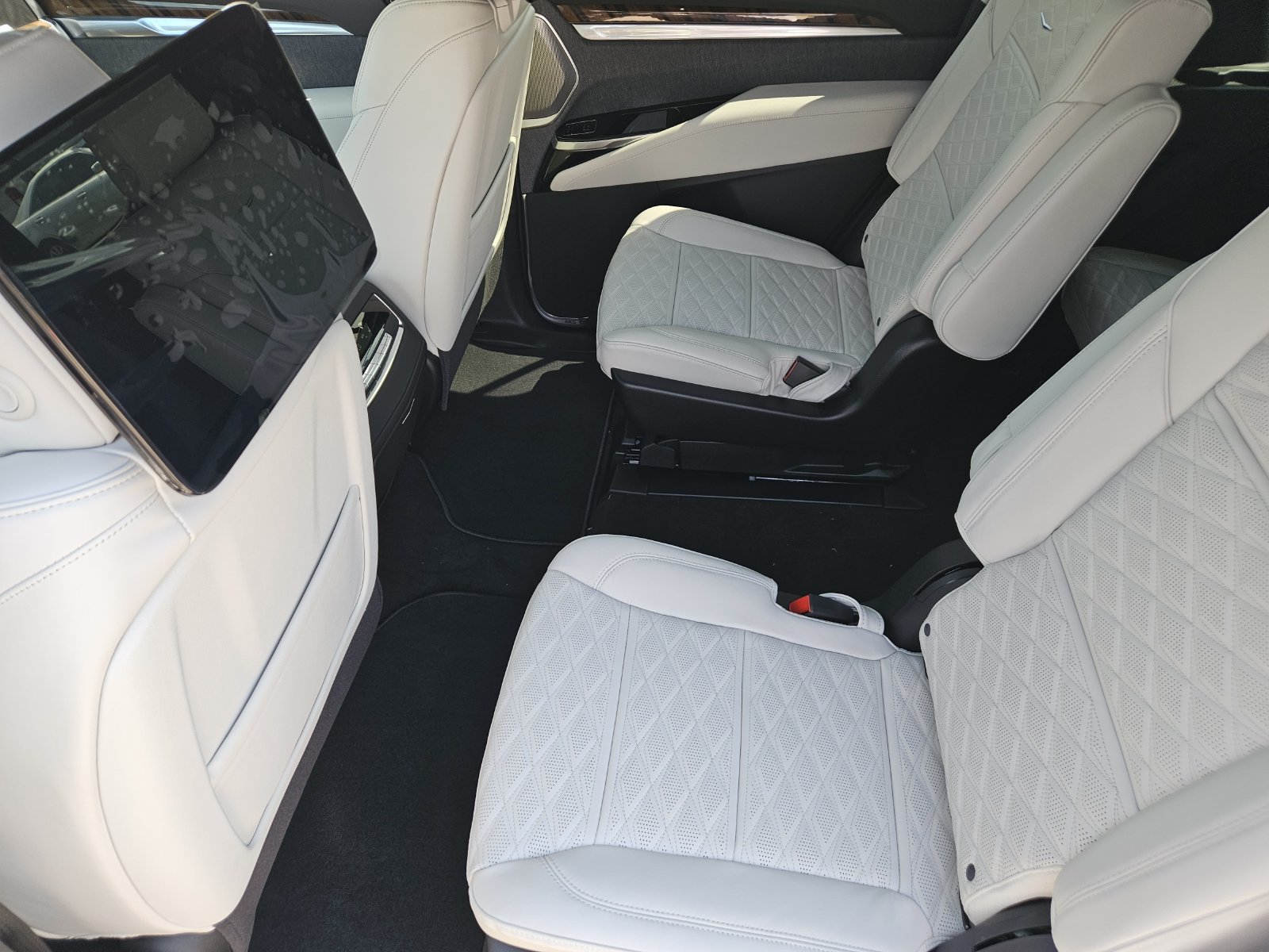 New 2027 Cadillac Escalade Platinum Sport AWD/4WD image 25