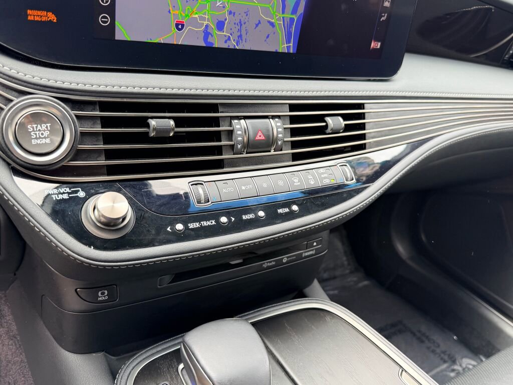 Used 2021 Lexus LS 500 w/ Accessory Package (Z2) image 23