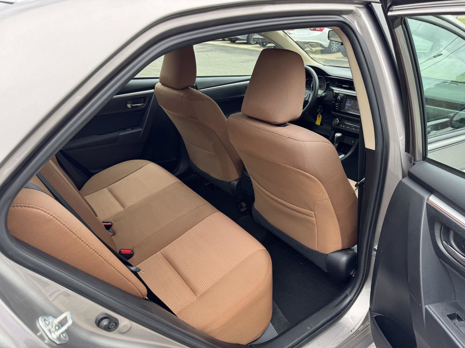 Used 2015 Toyota Corolla LE FWD image 11