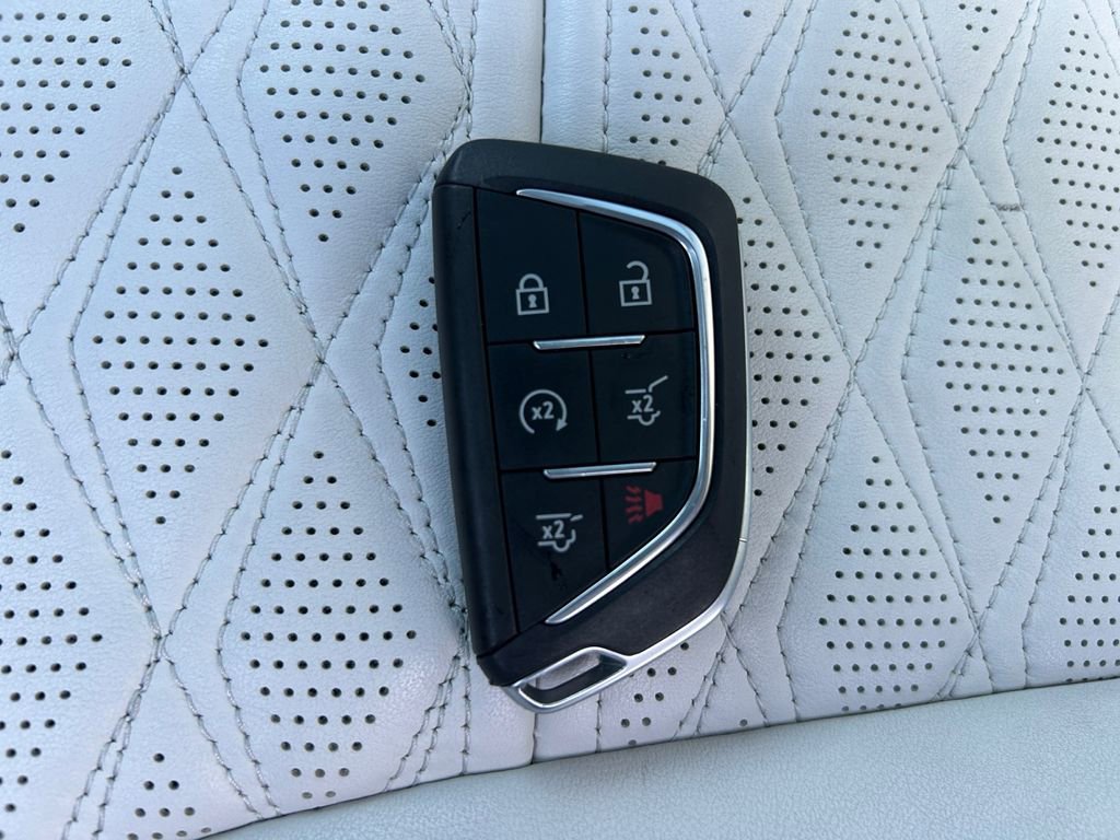 Used 2025 Cadillac Escalade ESV Premium Luxury Platinum image 33