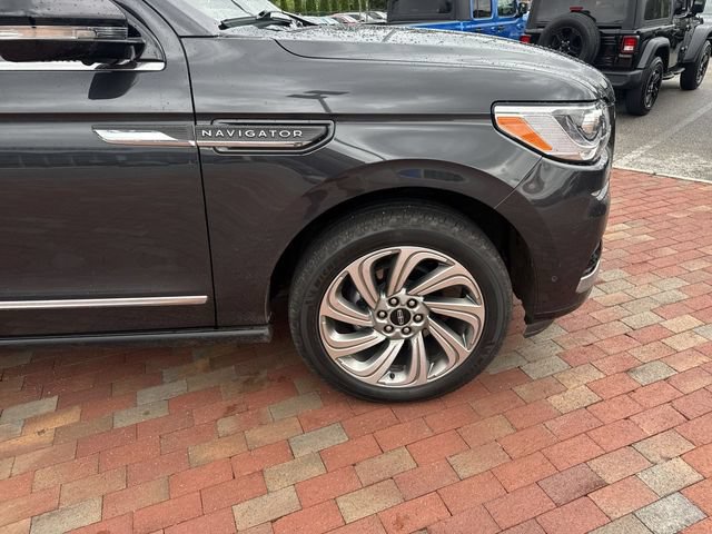 Used 2022 Lincoln Navigator Reserve AWD/4WD image 17