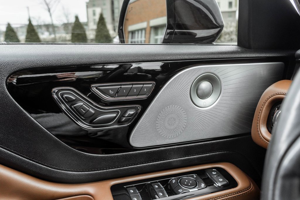 Used 2021 Lincoln Aviator Reserve w/ Equipment Group 202A image 17