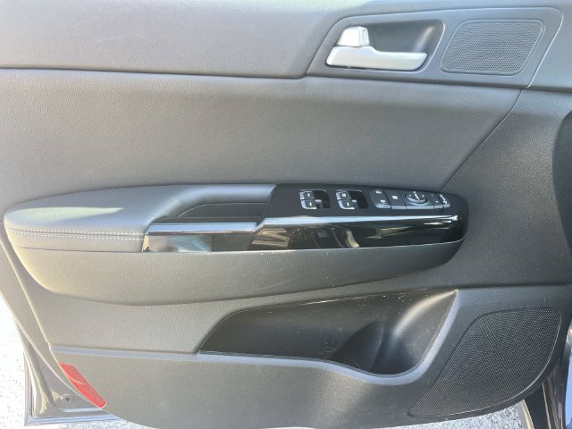 Used 2020 Kia Sportage EX FWD image 30