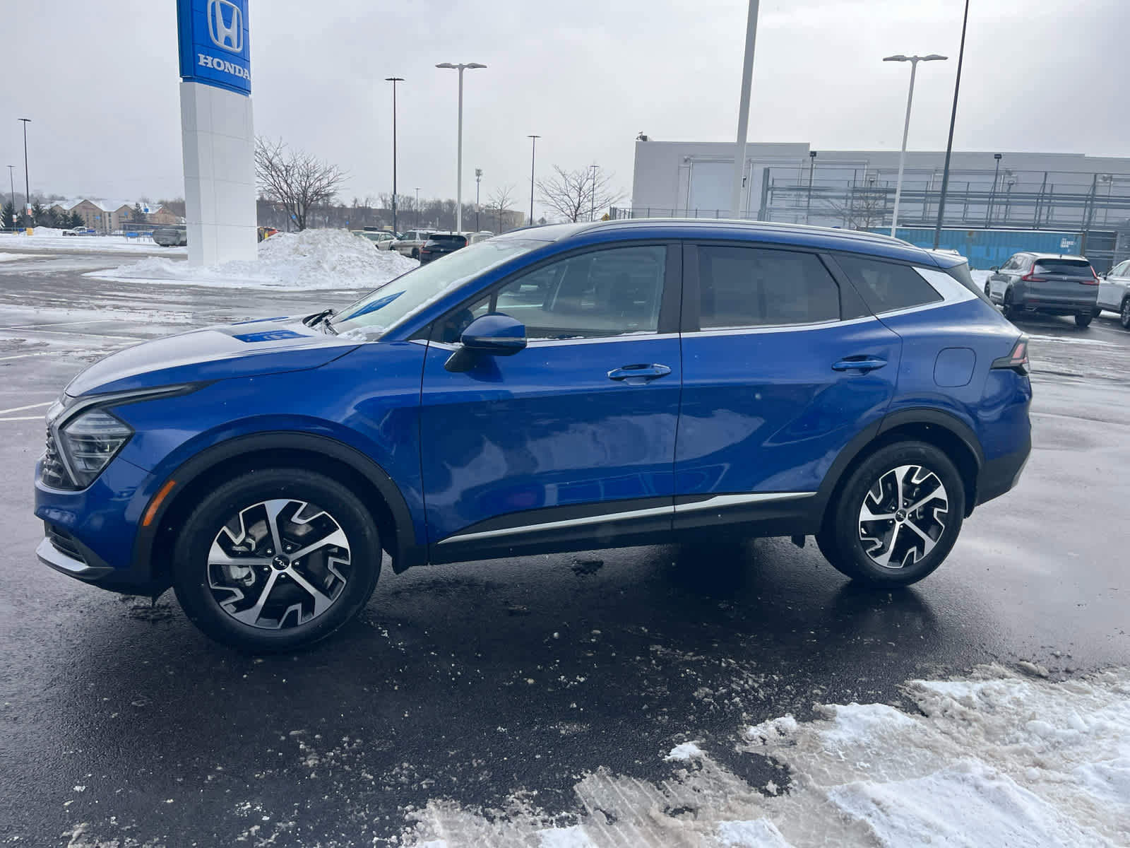 Used 2024 Kia Sportage EX image 9