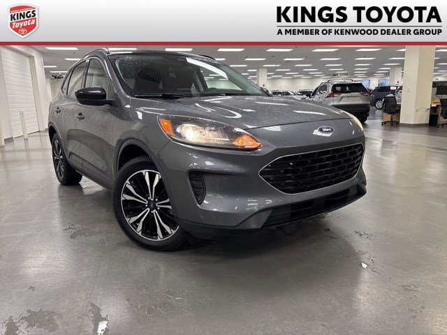 Used 2021 Ford Escape SE w/ SE Sport Appearance Package image 1