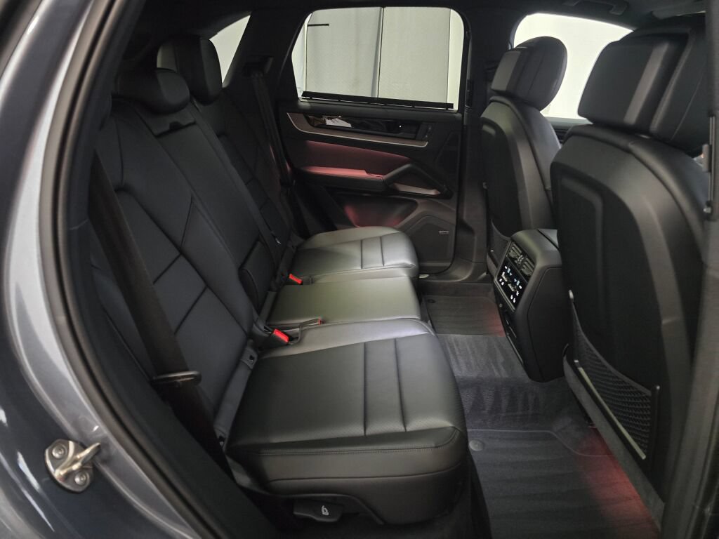 New 2026 Porsche Cayenne AWD/4WD image 24