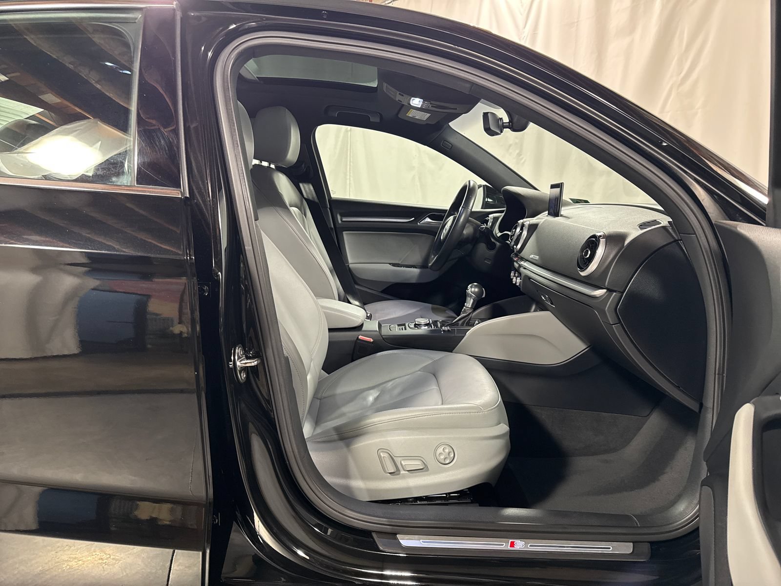 Used 2019 Audi A3 2.0T Premium Plus w/ Premium Plus Package FWD image 11