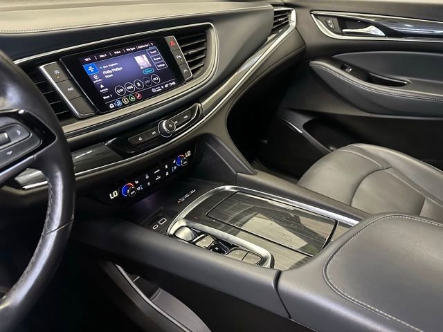 Used 2024 Buick Enclave Premium AWD/4WD image 29