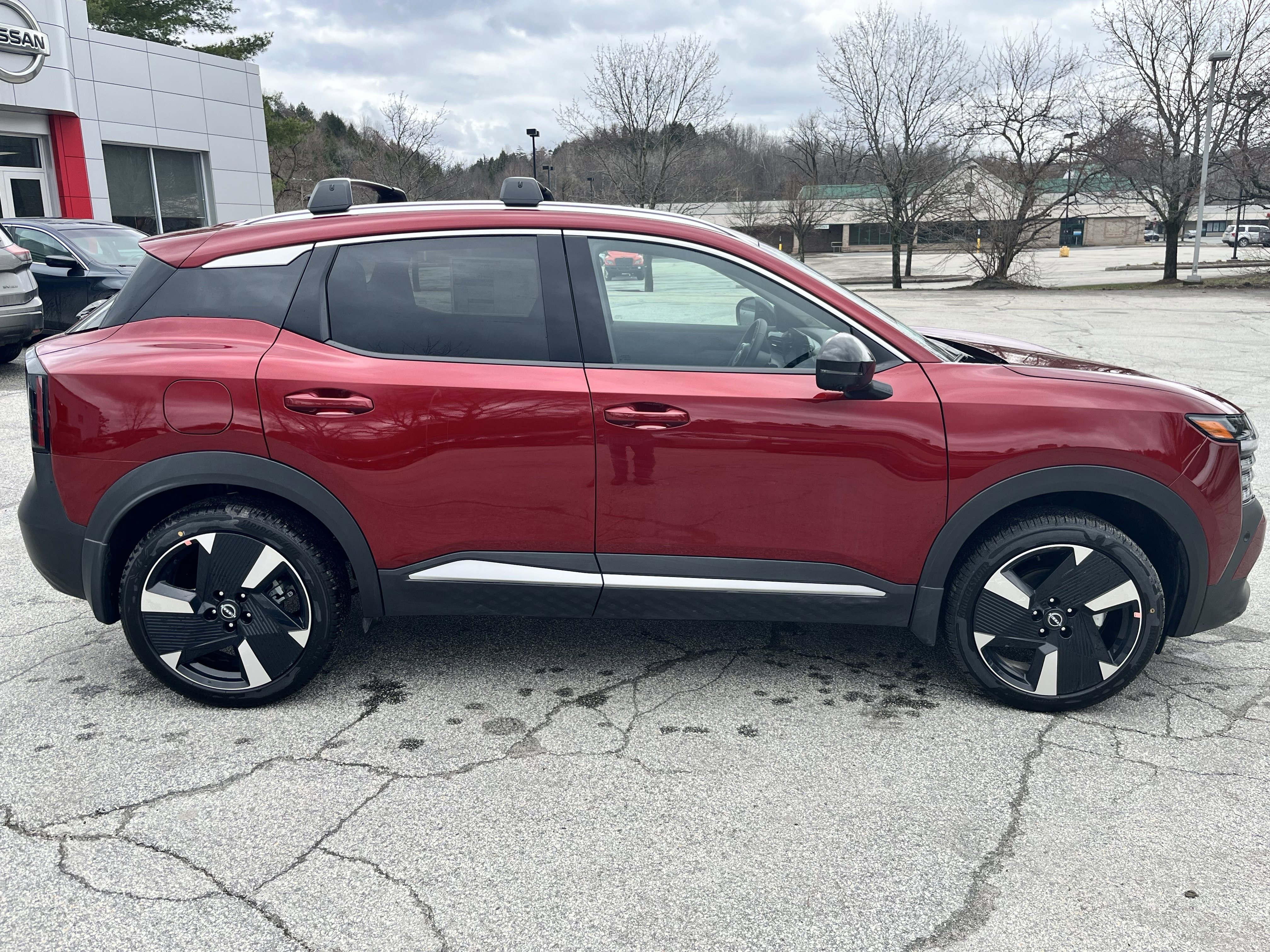 New 2026 Nissan Kicks SR w/ Cold Weather Package AWD/4WD image 8