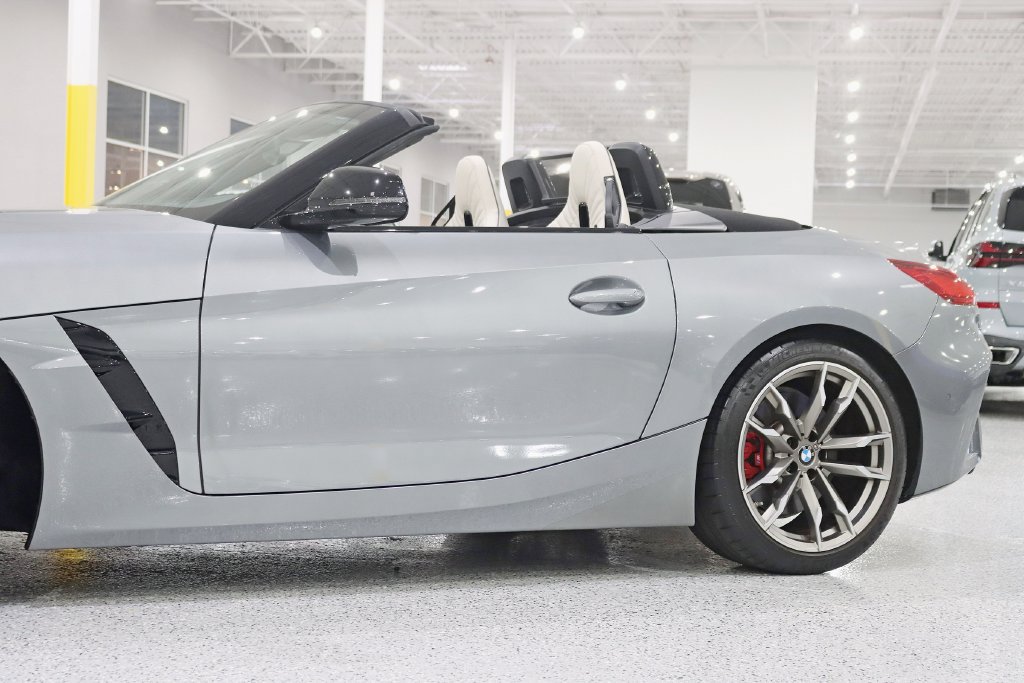 Used 2023 BMW Z4 M40i w/ Premium Package RWD image 4