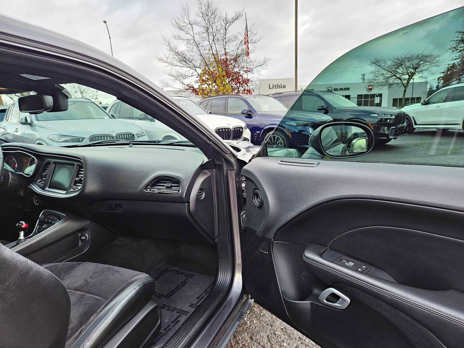 Used 2016 Dodge Challenger R/T Scat Pack w/ Leather Interior Group image 10