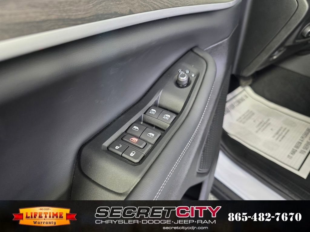 New 2026 Jeep Grand Cherokee Altitude image 12