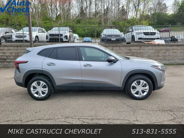 Used 2025 Chevrolet Trax LS w/ Driver Confidence Package FWD image 6