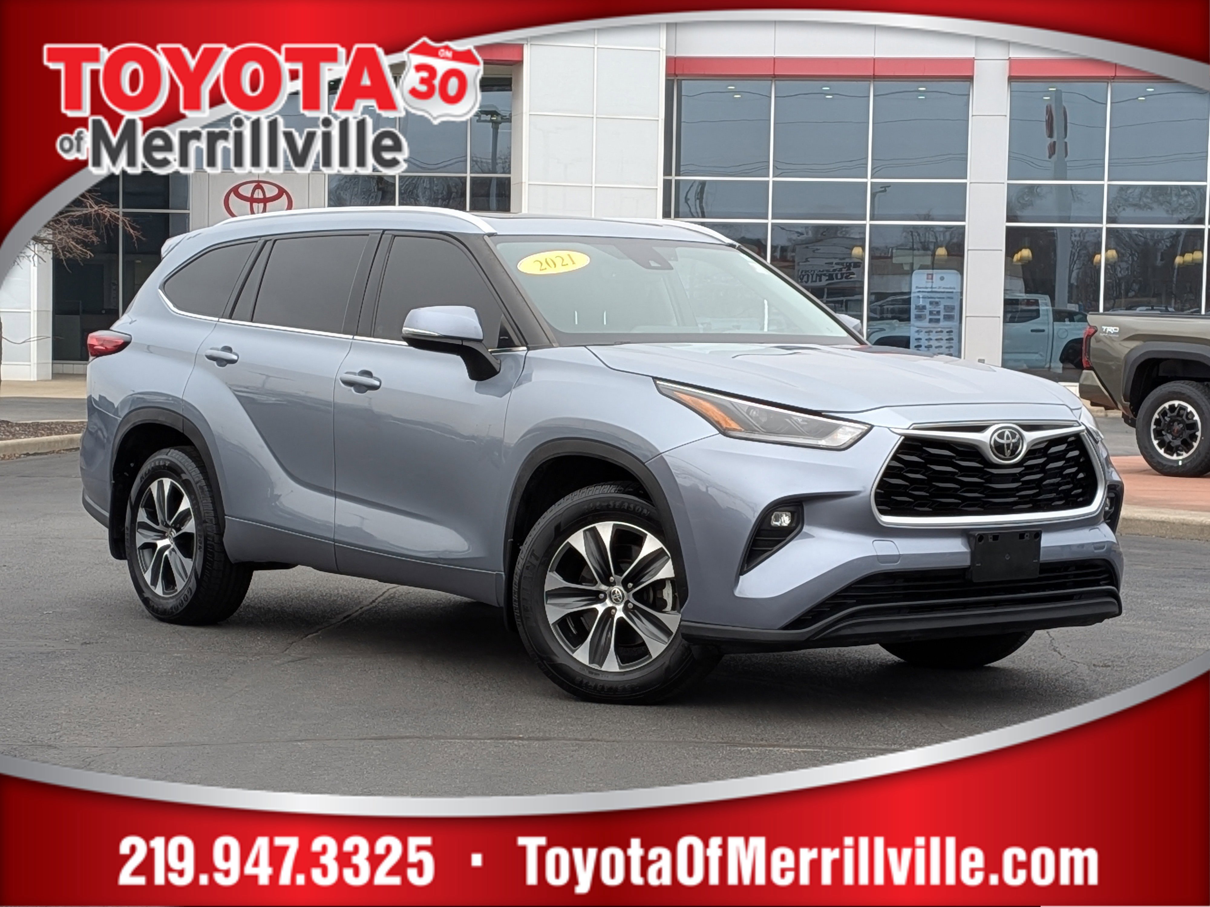 Used 2021 Toyota Highlander XLE image 1