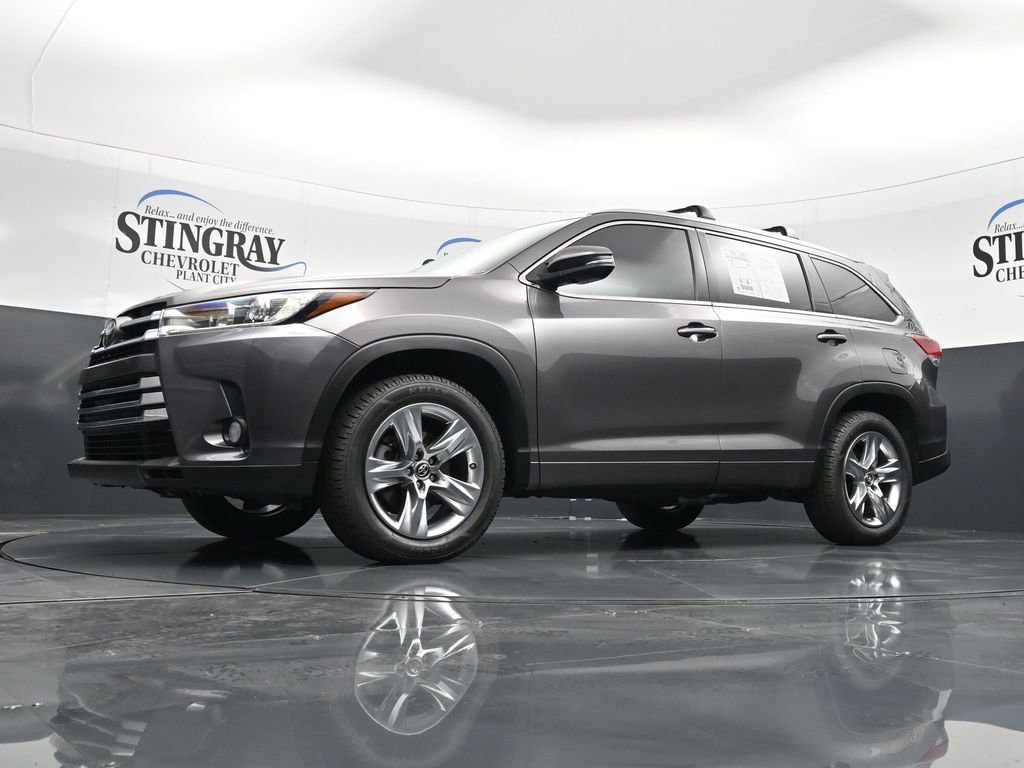 Used 2017 Toyota Highlander Limited image 19
