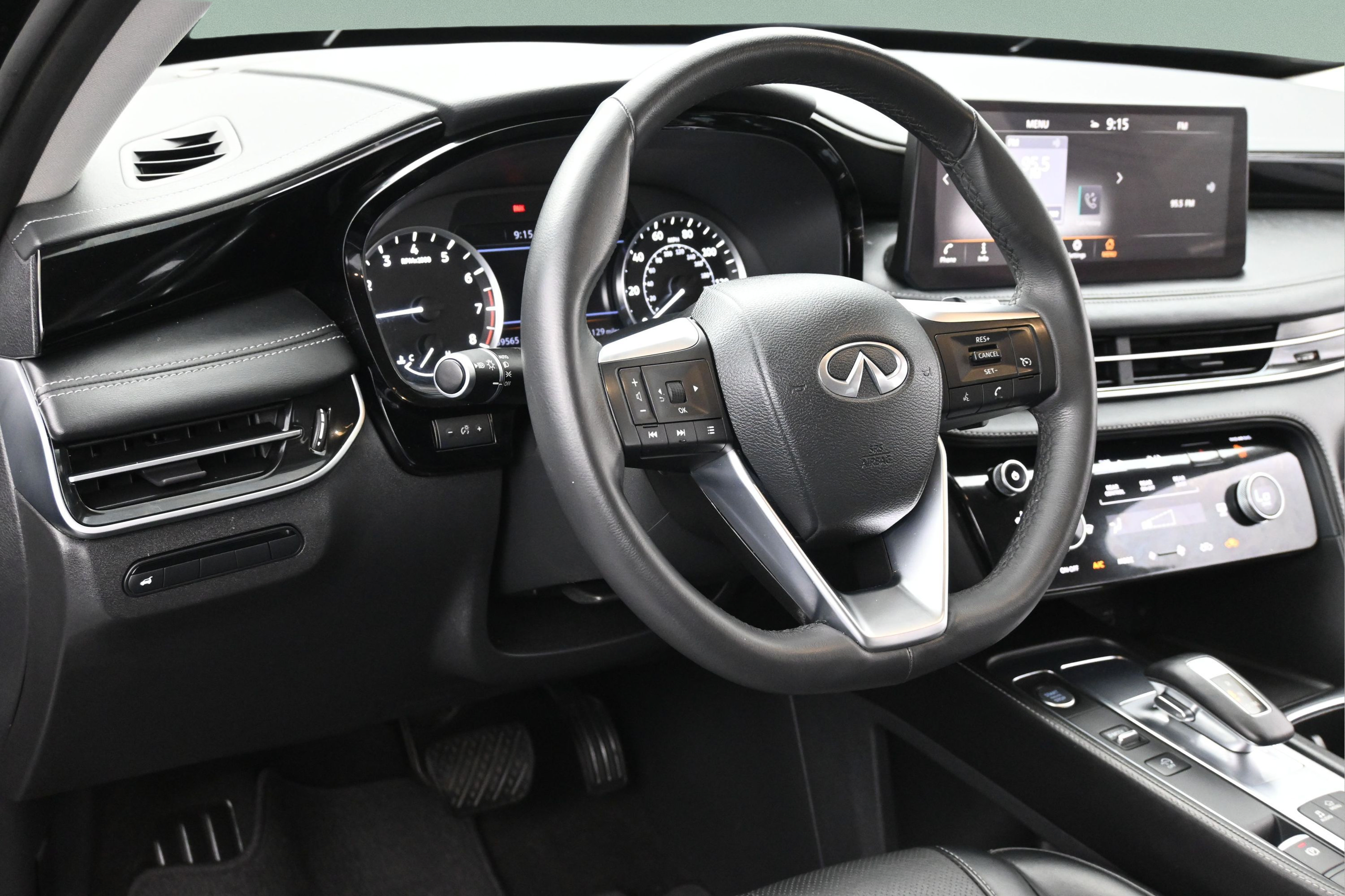 Used 2023 INFINITI QX60 Pure FWD image 13