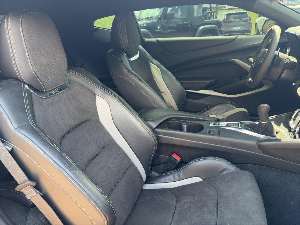 Used 2023 Chevrolet Camaro SS RWD image 13