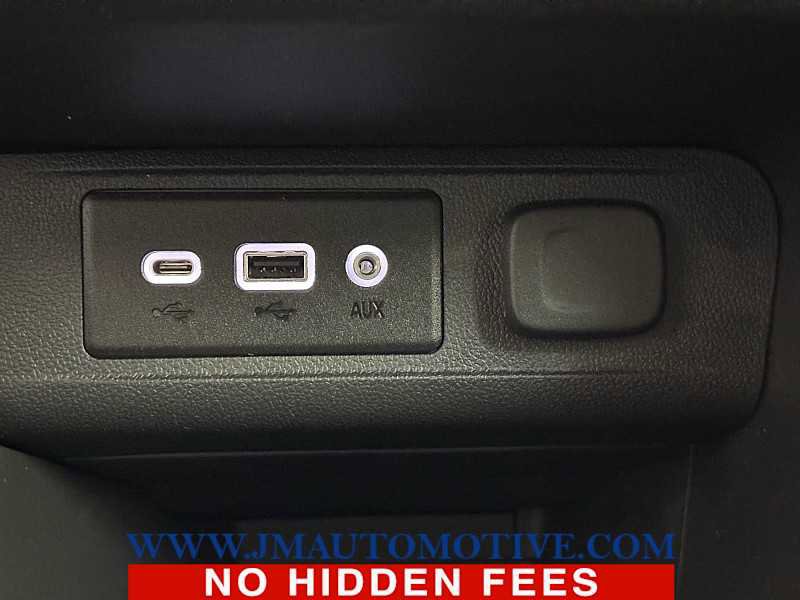 Used 2022 Buick Encore GX Preferred w/ Cold Weather Comfort Package image 32