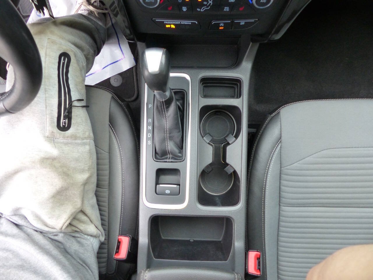 Used 2017 Ford Escape Titanium FWD image 35