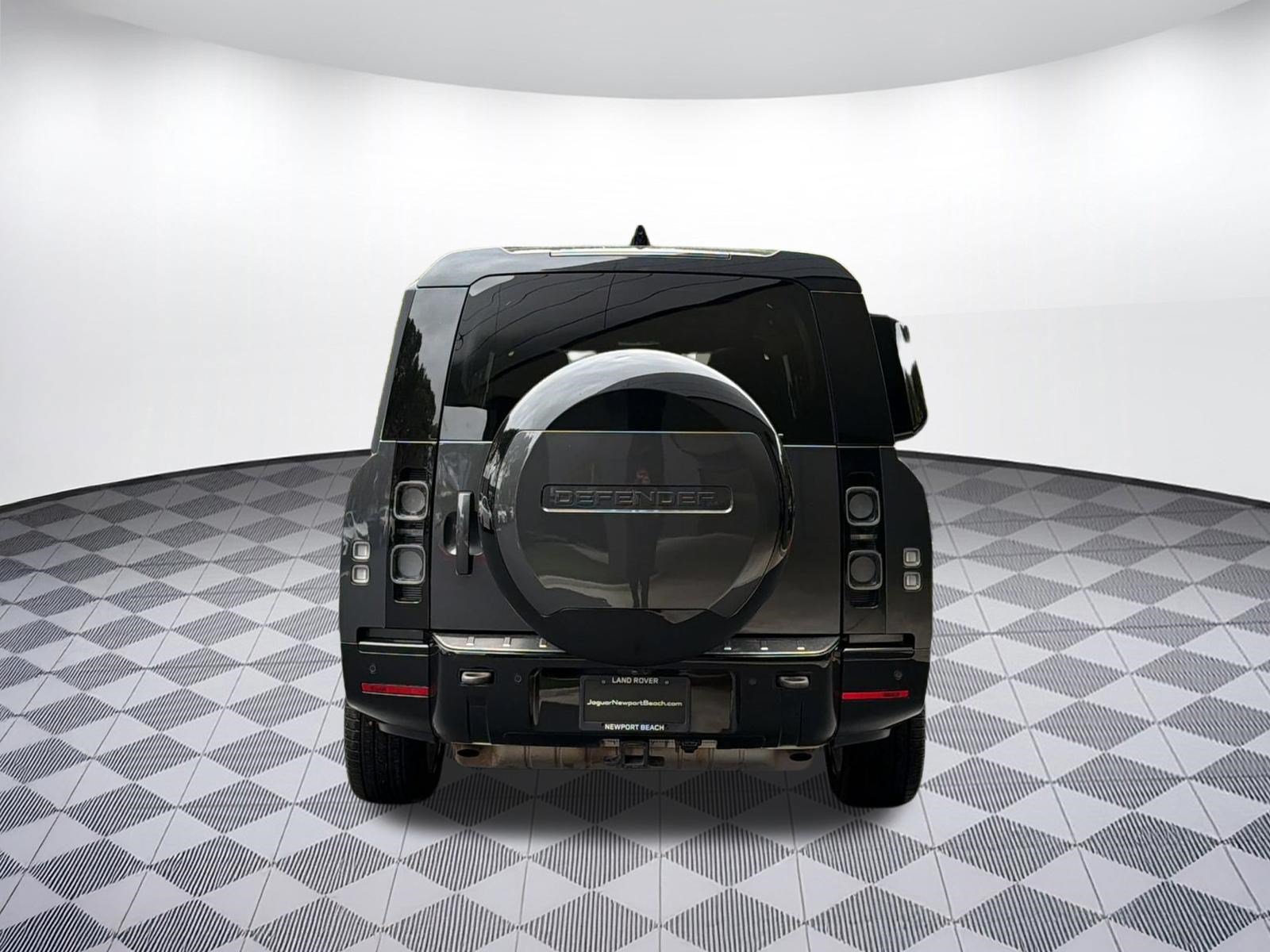 Used 2024 Land Rover Defender 130 X AWD/4WD image 10