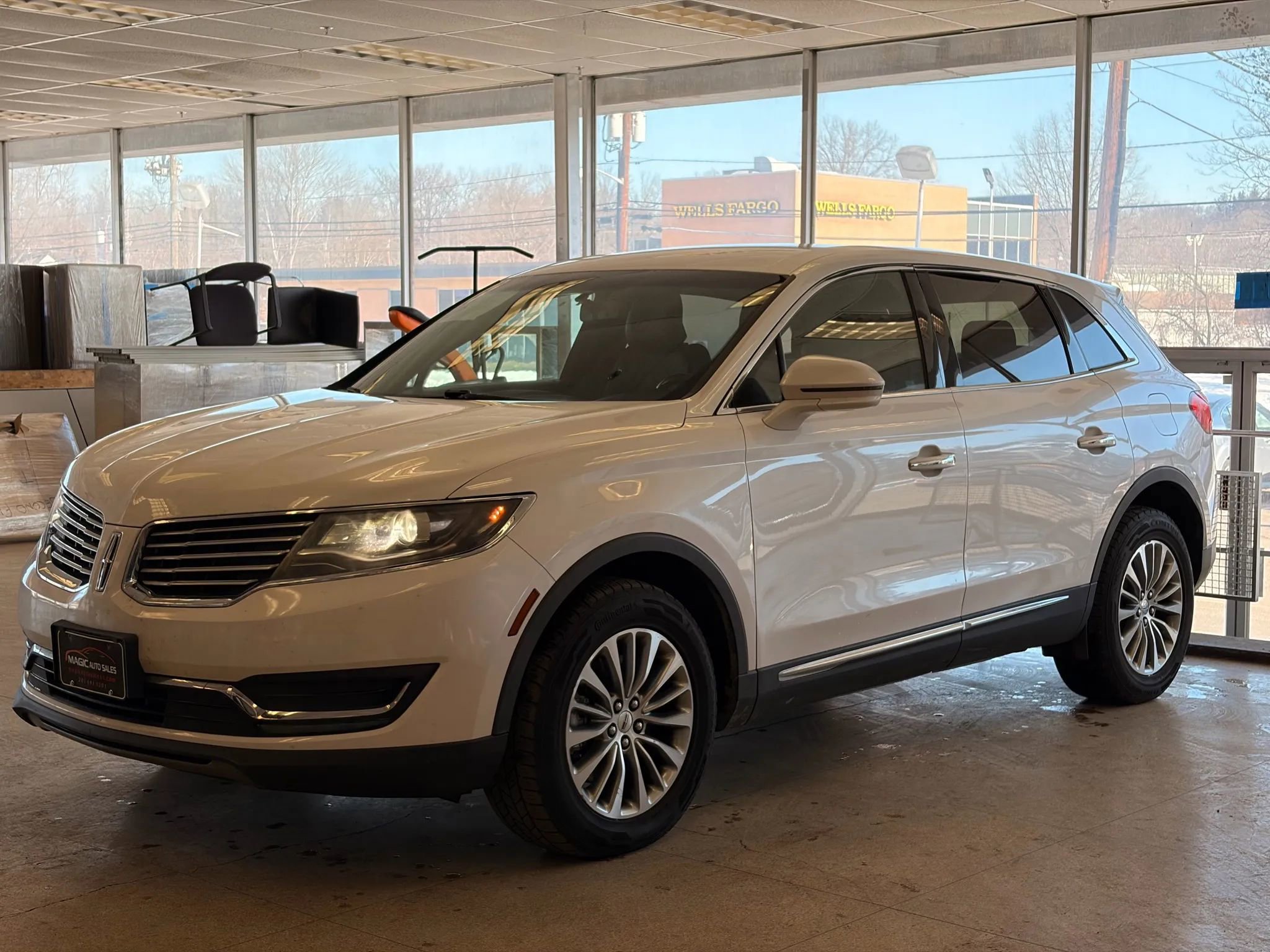 Used 2017 Lincoln MKX Select w/ Select Plus Package image 46