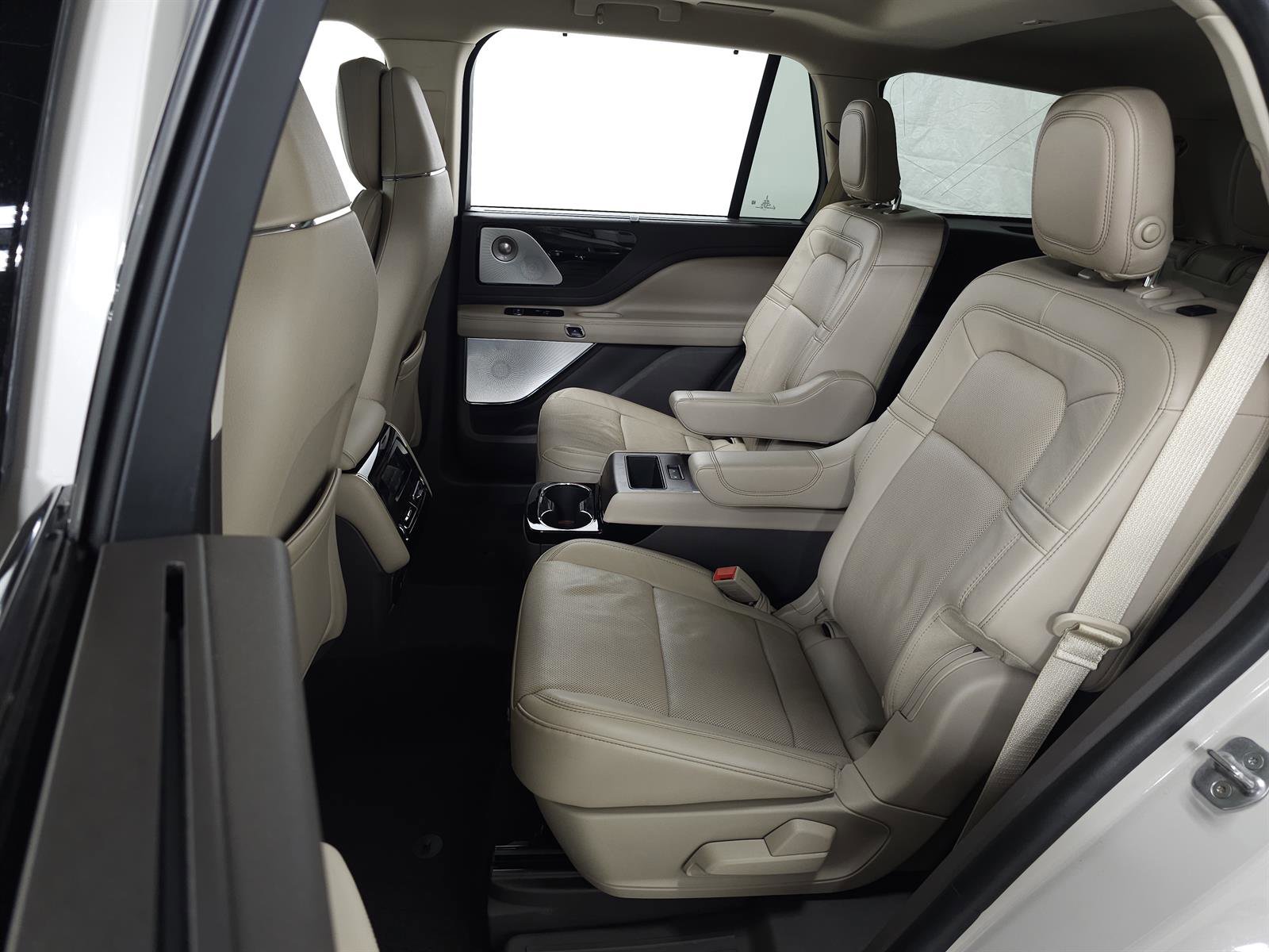 Used 2020 Lincoln Aviator Reserve w/ Equipment Group 202A image 40
