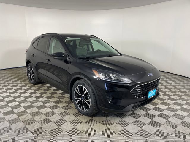 Used 2022 Ford Escape SE w/ SE Sport Appearance Package image 25
