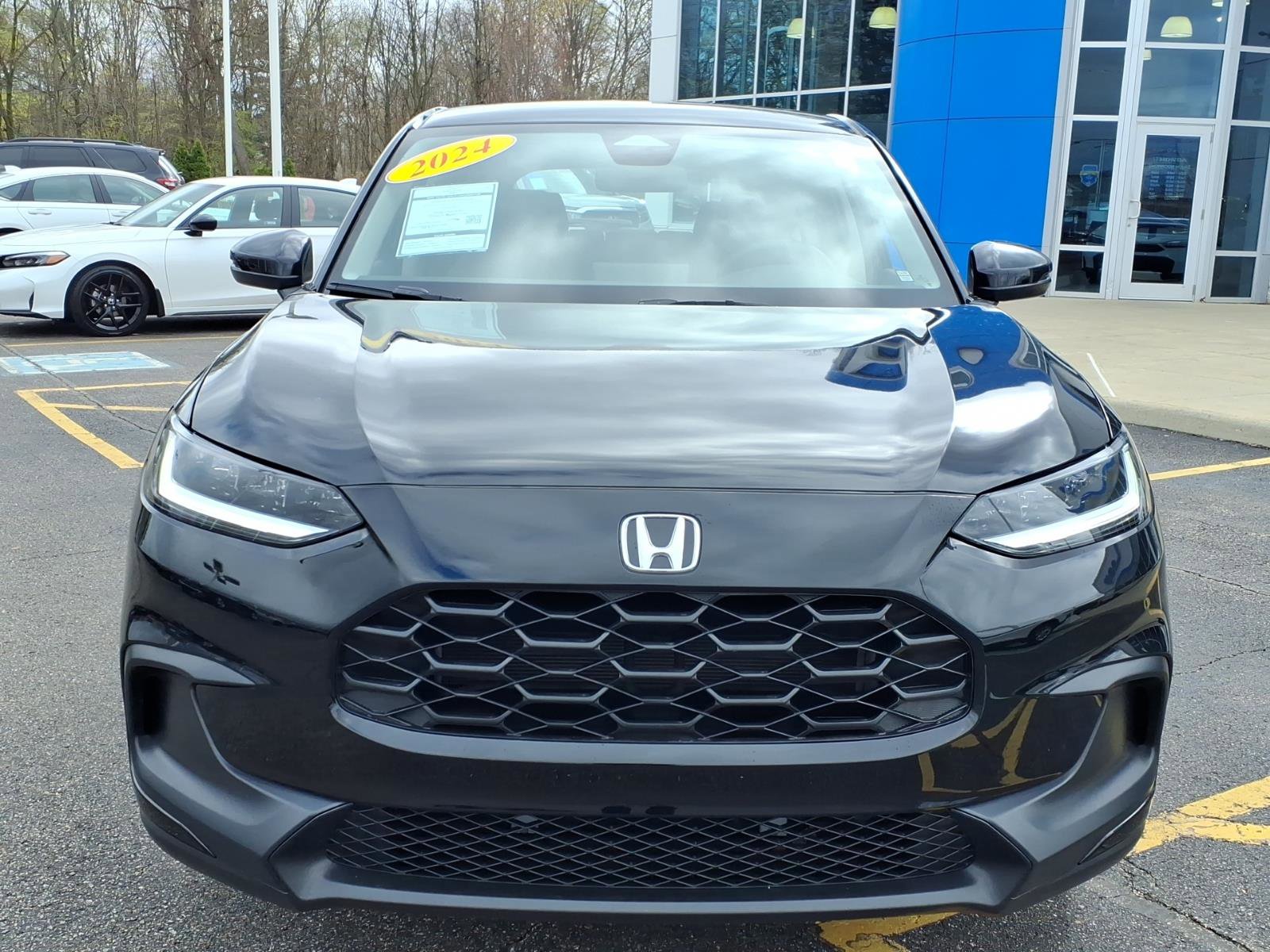 Used 2024 Honda HR-V LX image 2