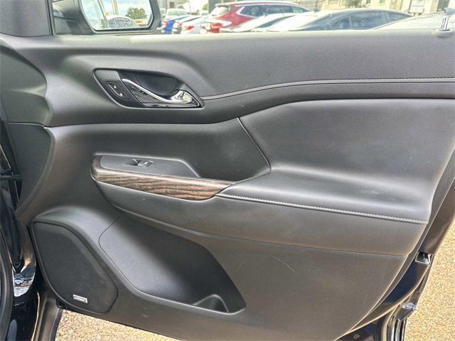 Used 2021 GMC Acadia Denali w/ Denali Technology Package image 18