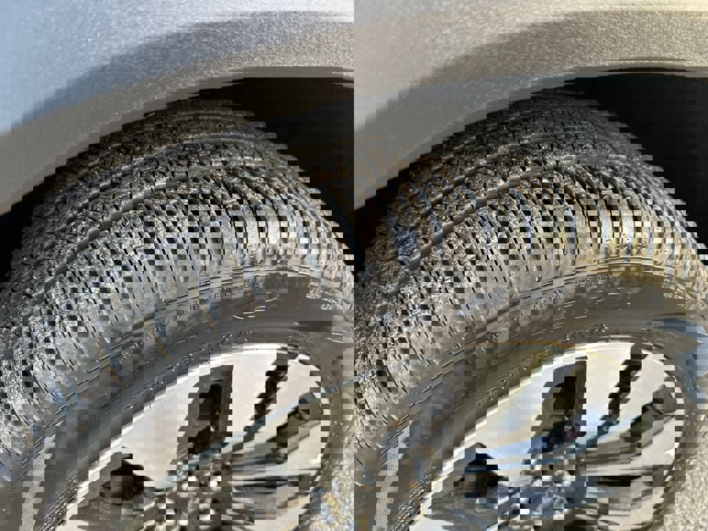 Used 2025 Ford Explorer Platinum w/ LUX Leather Package image 12