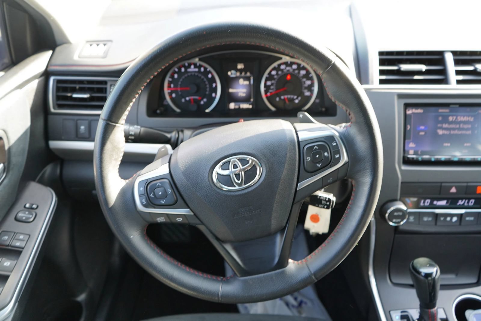 Used 2016 Toyota Camry XSE FWD image 16
