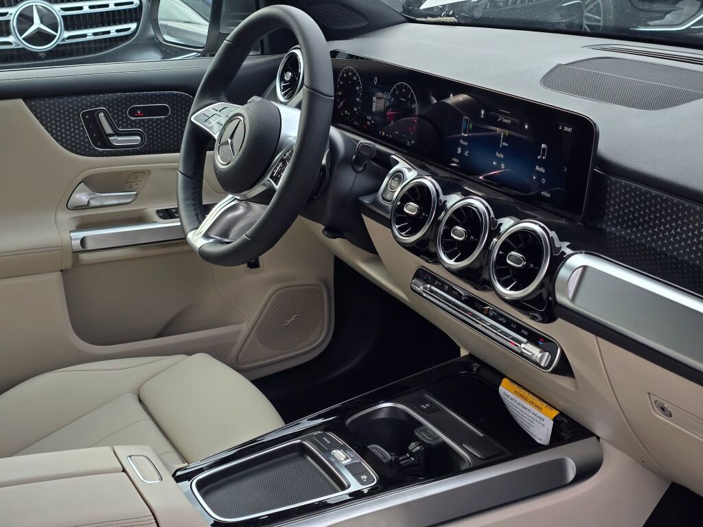 New 2026 Mercedes-Benz GLB 250 4MATIC image 29